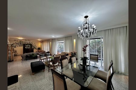 Apartamento à venda com 323m², 4 quartos e 6 vagasSala