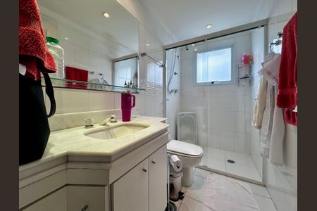 Apartamento à venda com 323m², 4 quartos e 6 vagasBanheiro Suíte 2