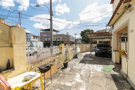 Casa à venda com 280m², 2 quartos e 5 vagas Casa à venda com 280m², 2 quartos e 5 vagasVaranda e Garagem