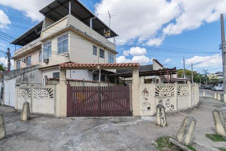 Casa à venda com 280m², 2 quartos e 5 vagas Casa à venda com 280m², 2 quartos e 5 vagasFachada