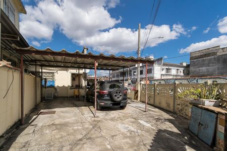 Casa à venda com 280m², 2 quartos e 5 vagas Casa à venda com 280m², 2 quartos e 5 vagasVaranda e Garagem