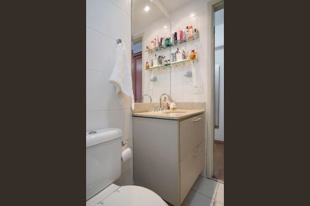 Apartamento à venda com 108m², 3 quartos e 2 vagasBanheiro da suíte 2