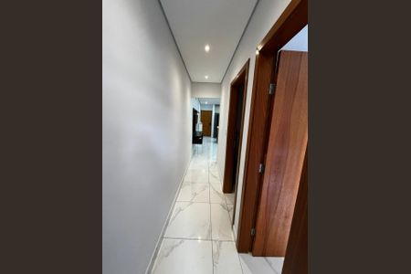 Apartamento à venda com 56m², 2 quartos e 1 vaga Apartamento à venda com 56m², 2 quartos e 1 vagaCorredor