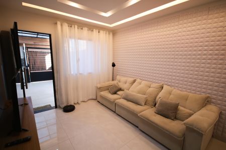 Sala de casa para alugar com 2 quartos, 77m² em Vila Caiçara, Praia Grande