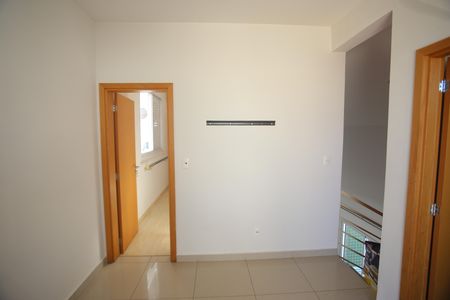 Apartamento à venda com 207m², 5 quartos e 4 vagasHall