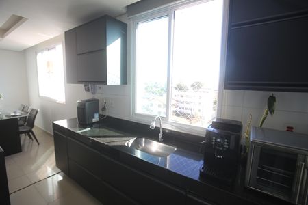 Apartamento à venda com 207m², 5 quartos e 4 vagasCozinha