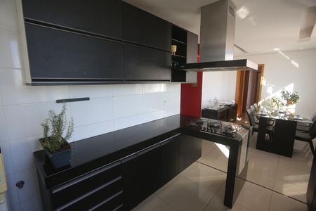 Apartamento à venda com 207m², 5 quartos e 4 vagasCozinha