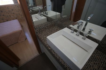 Apartamento à venda com 207m², 5 quartos e 4 vagasBanheiro da Suíte 1