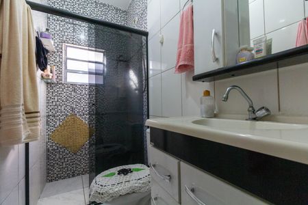 Casa à venda com 135m², 4 quartos e 2 vagas Casa à venda com 135m², 4 quartos e 2 vagasCasa 1: Banheiro 2