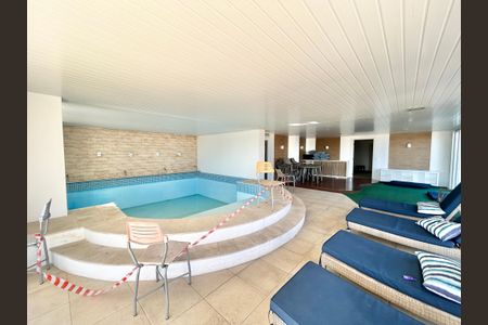 Apartamento à venda com 121m², 3 quartos e 2 vagas Apartamento à venda com 121m², 3 quartos e 2 vagasÁrea comum - Piscina