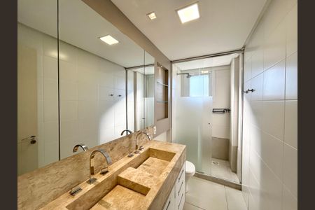 Apartamento à venda com 121m², 3 quartos e 2 vagas Apartamento à venda com 121m², 3 quartos e 2 vagasBanheiro da Suíte