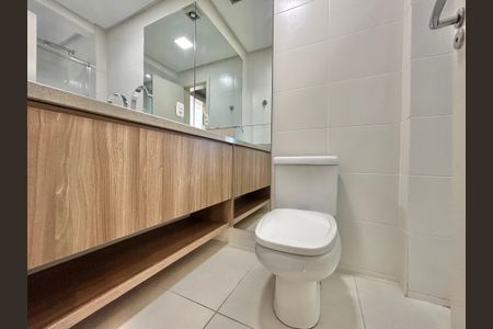 Apartamento à venda com 121m², 3 quartos e 2 vagas Apartamento à venda com 121m², 3 quartos e 2 vagasBanheiro Social