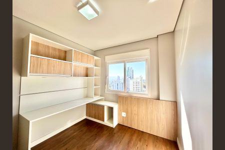 Apartamento à venda com 121m², 3 quartos e 2 vagas Apartamento à venda com 121m², 3 quartos e 2 vagasQuarto 1