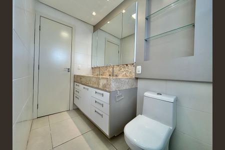 Apartamento à venda com 121m², 3 quartos e 2 vagas Apartamento à venda com 121m², 3 quartos e 2 vagasBanheiro da Suíte