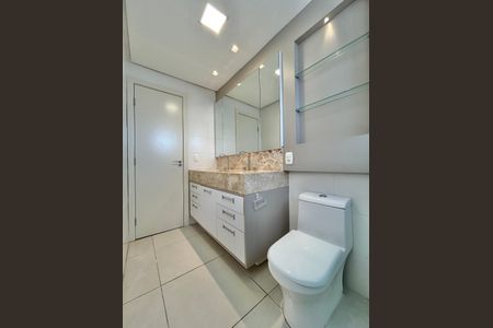 Apartamento à venda com 121m², 3 quartos e 2 vagas Apartamento à venda com 121m², 3 quartos e 2 vagasBanheiro da Suíte