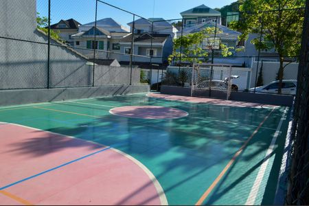 Casa de condomínio à venda com 162m², 3 quartos e 2 vagasQuadra Poliesportiva