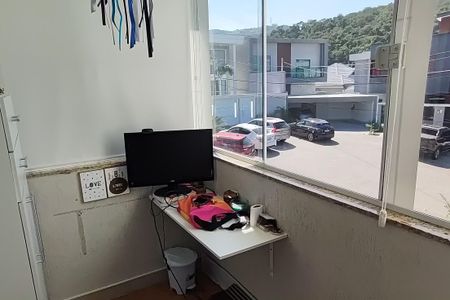 Casa de condomínio à venda com 162m², 3 quartos e 2 vagasVaranda da Suíte