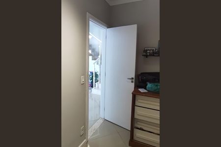 Casa de condomínio à venda com 162m², 3 quartos e 2 vagasEscritório