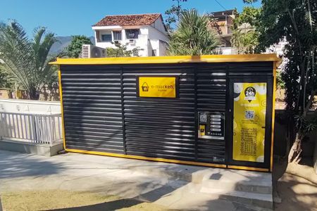 Casa de condomínio à venda com 162m², 3 quartos e 2 vagasMini Mercado