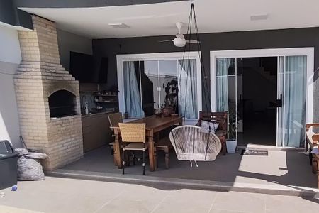 Casa de condomínio à venda com 162m², 3 quartos e 2 vagasÁrea Gourmet