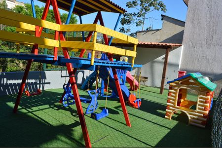 Casa de condomínio à venda com 162m², 3 quartos e 2 vagasÁrea comum - Playground