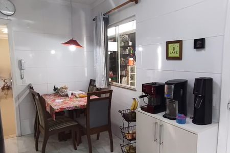 Casa de condomínio à venda com 162m², 3 quartos e 2 vagasCozinha