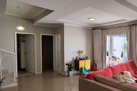 Casa de condomínio à venda com 162m², 3 quartos e 2 vagasSala