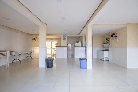 Apartamento à venda com 56m², 2 quartos e 1 vaga Apartamento à venda com 56m², 2 quartos e 1 vagaÁrea comum - Salão de festas