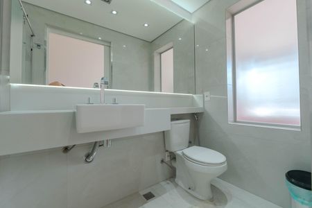 Apartamento para alugar com 266m², 3 quartos e 1 vagaBanheiro da Suíte 1