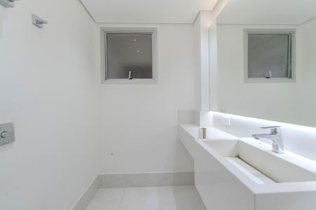 Apartamento para alugar com 266m², 3 quartos e 1 vagaLavabo