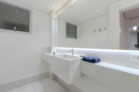 Apartamento para alugar com 266m², 3 quartos e 1 vagaLavabo