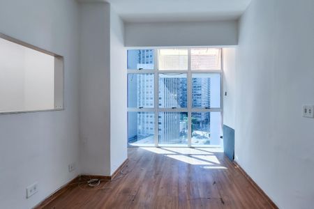 Vista  de apartamento à venda com 1 quarto, 50m² em Centro, Rio de Janeiro