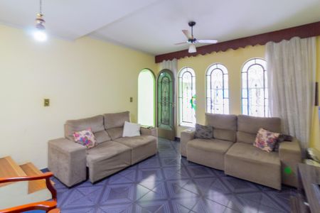 Casa à venda com 175m², 3 quartos e 2 vagas Casa à venda com 175m², 3 quartos e 2 vagasSala de Estar