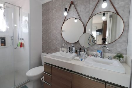 Apartamento à venda com 126m², 3 quartos e 3 vagas Apartamento à venda com 126m², 3 quartos e 3 vagasBanheiro da Suíte 1