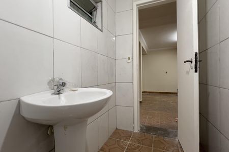 Casa à venda com 280m², 3 quartos e 2 vagasBanheiro de Serviço