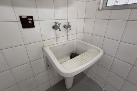 Casa à venda com 280m², 3 quartos e 2 vagasÁrea de Serviço