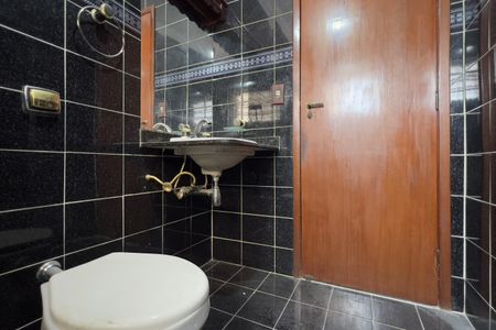 Casa à venda com 280m², 3 quartos e 2 vagasBanheiro da Suíte