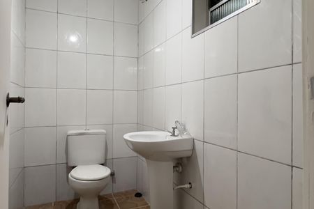 Casa à venda com 280m², 3 quartos e 2 vagasBanheiro de Serviço