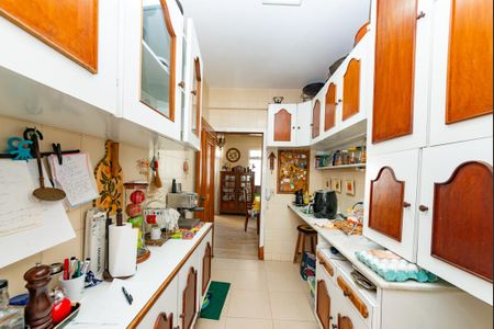 Apartamento à venda com 176m², 3 quartos e 2 vagasCozinha