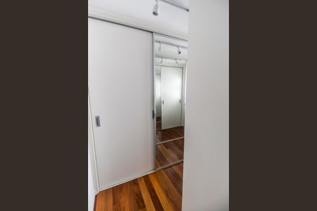 Casa de condomínio à venda com 480m², 5 quartos e 2 vagasCloset da Suíte master