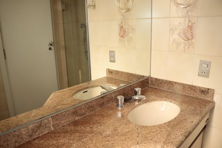 Apartamento à venda com 300m², 4 quartos e 4 vagasBanheiro da Suíte 1