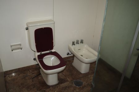 Apartamento à venda com 300m², 4 quartos e 4 vagasBanheiro