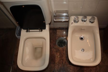 Apartamento à venda com 300m², 4 quartos e 4 vagasBanheiro da Suíte 1