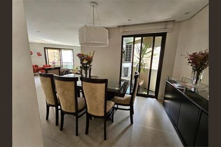 Apartamento à venda com 240m², 4 quartos e 3 vagas