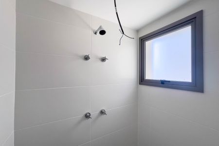 Apartamento à venda com 160m², 3 quartos e 2 vagasBanheiro do quarto 1