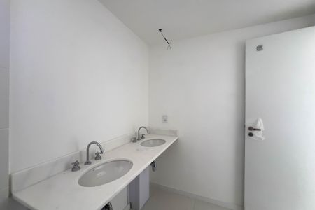 Apartamento à venda com 160m², 3 quartos e 2 vagasBanheiro do quarto 2