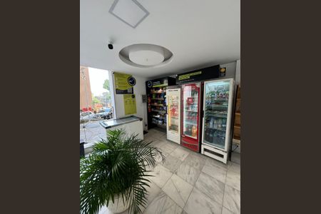 Apartamento à venda com 60m², 3 quartos e 1 vagaMini Mercado