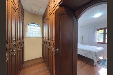 Casa à venda com 232m², 3 quartos e 4 vagasCloset suite