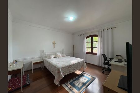 Casa à venda com 232m², 3 quartos e 4 vagasSuite