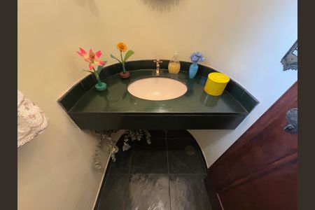 Casa à venda com 232m², 3 quartos e 4 vagasLavabo